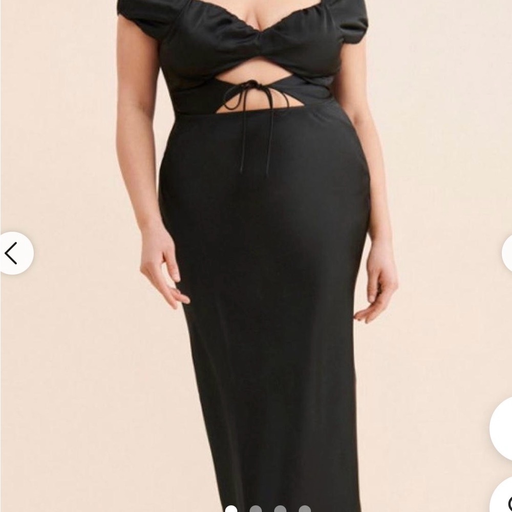 Chic Black Maxi Dress with Cut-Out Design